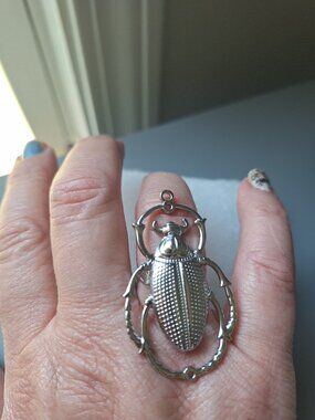 Wonderful ring scarab silver tone